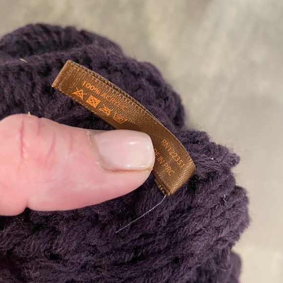 Deep purple knit beanie with monochromatic flower on front🌺like NEW! - Picture 6 of 6